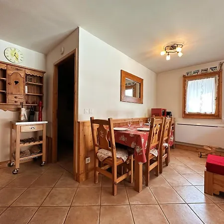 Cosy Avec Balcon Et Parking Au Centre De Samoens, Proche Du Ski-bus - Fr-1-624-158 *