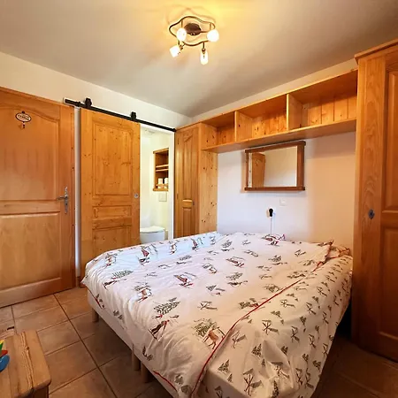 Cosy Avec Balcon Et Parking Au Centre De Samoens, Proche Du Ski-bus - Fr-1-624-158 Apartment *