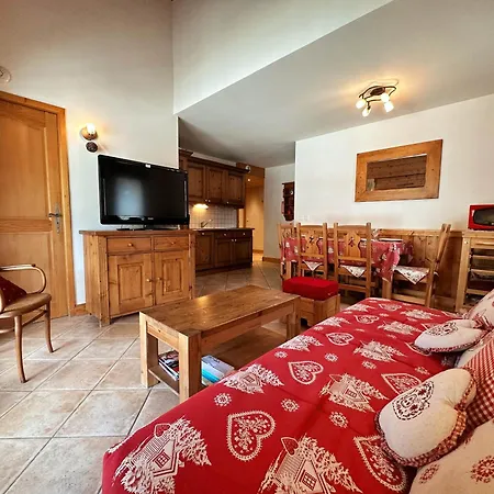 Cosy Avec Balcon Et Parking Au Centre De Samoens, Proche Du Ski-bus - Fr-1-624-158 Apartment Samoens